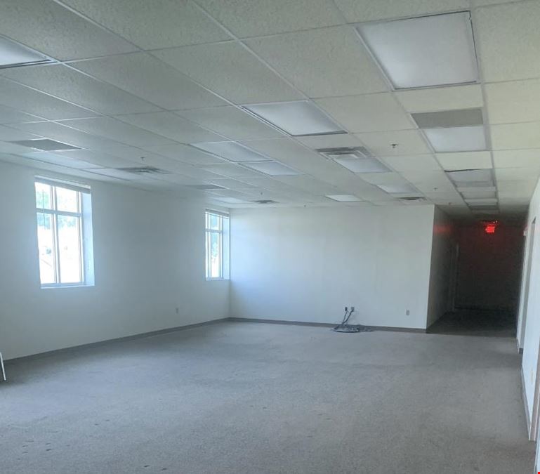 Middletown, CT Warehouse for Rent 1316 1,00017,000 sq ft 425